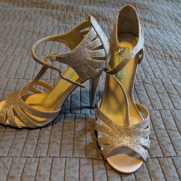 Betsey Johnson shoes - Picture 3 of 6